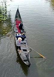 Venice's First Female Gondolier Pushes off into History 