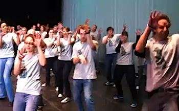 Chicago Teachers Surprise Students with "Thriller" Flash Mob (Video) 