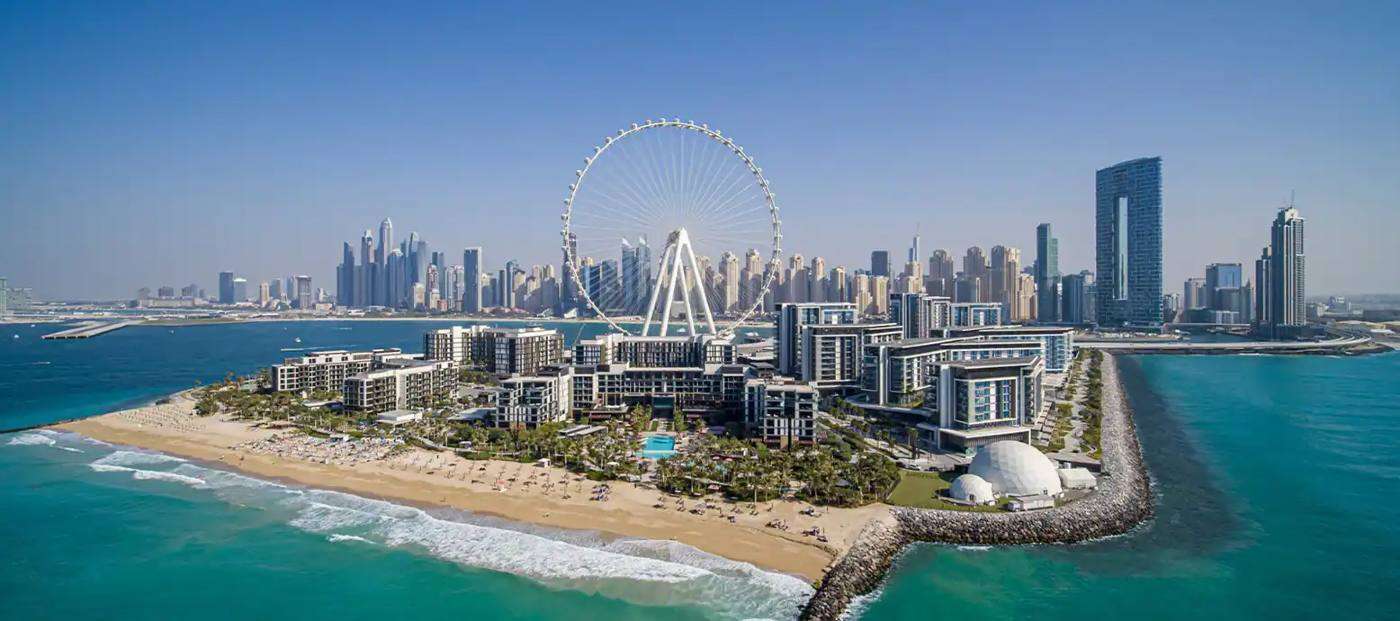 World's Tallest Observation Wheel is Opening - Bartenders Mix Drinks While You Ride 