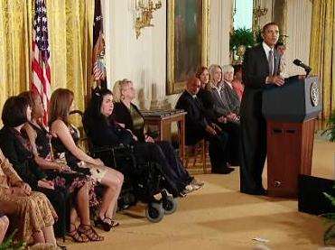 Obama Honors 13 Citizens for Their Good Deeds 