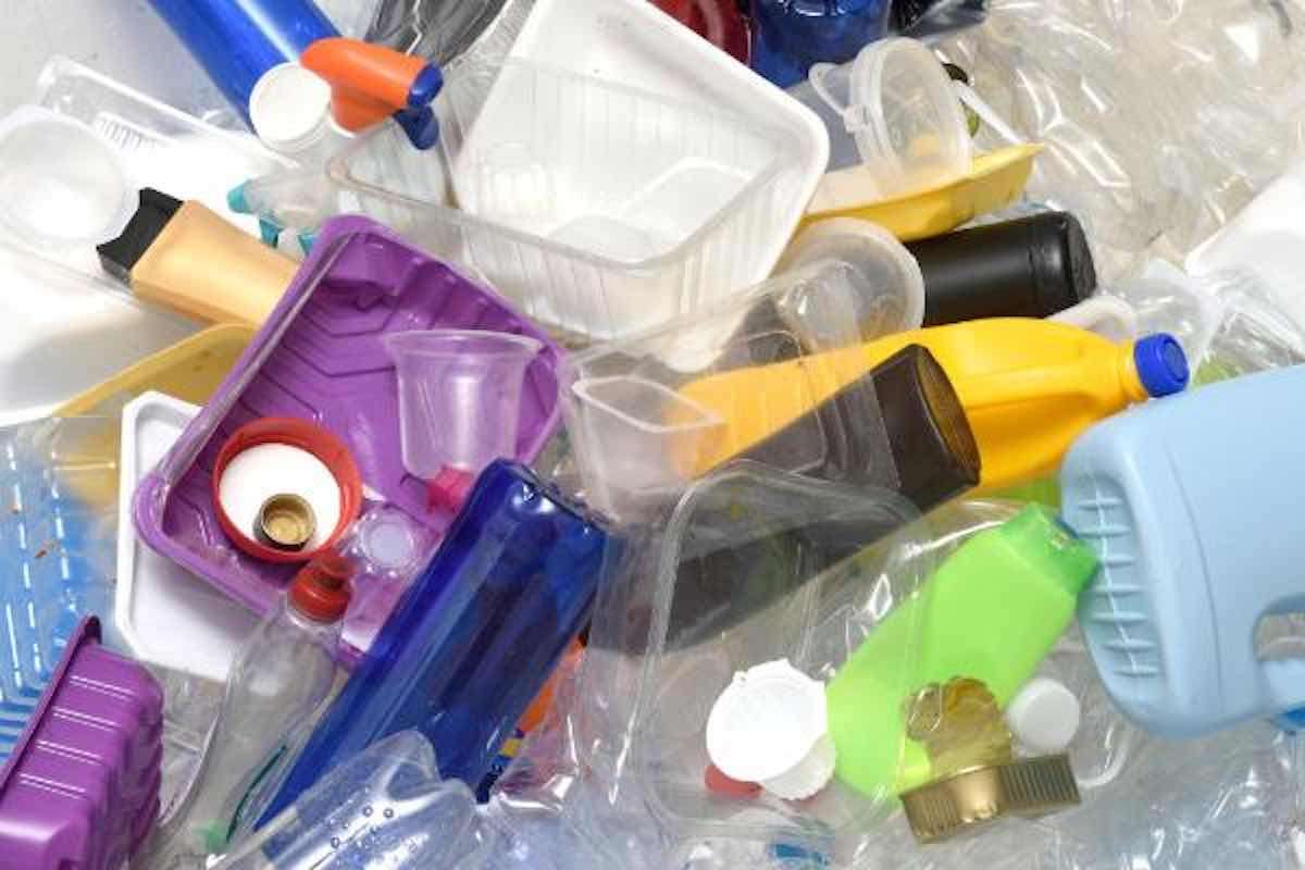 We May Soon Be Able to Melt Down Plastic Waste into Fuel for Hydrogen Cars 