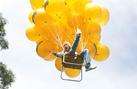 Lawnchair Takes Flight with Helium Balloons (Video) 