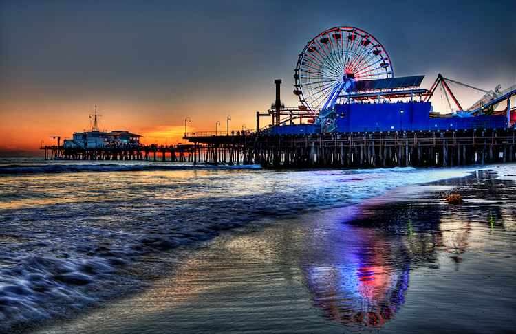 Photo of the Day - Solar Powered Ferris Wheel 